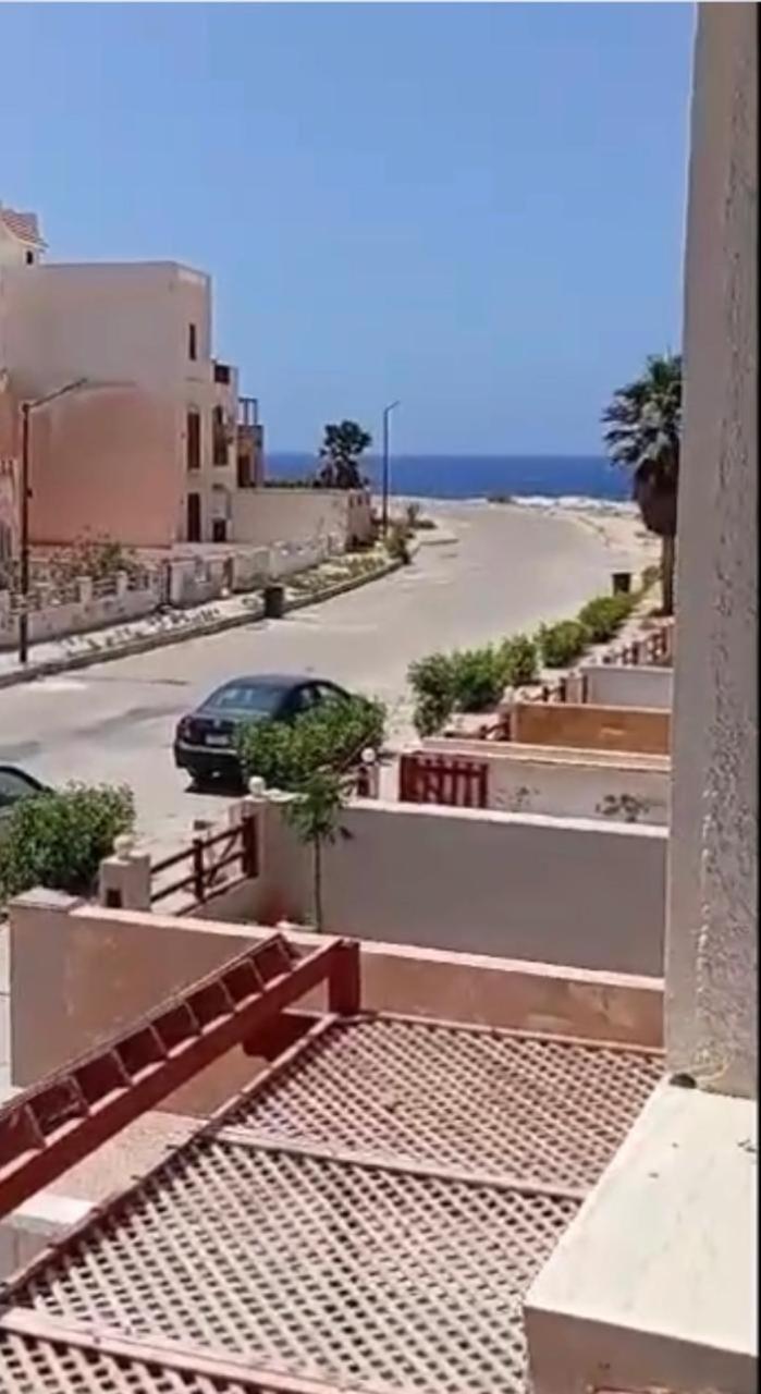 וילה ترى البحر بقرية أندلسية مطروح بالتكييفات